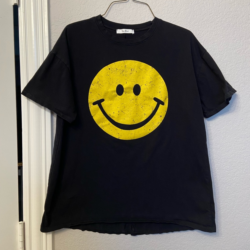 Tres Bien Women’s Smile Shirt Oversized Size Small